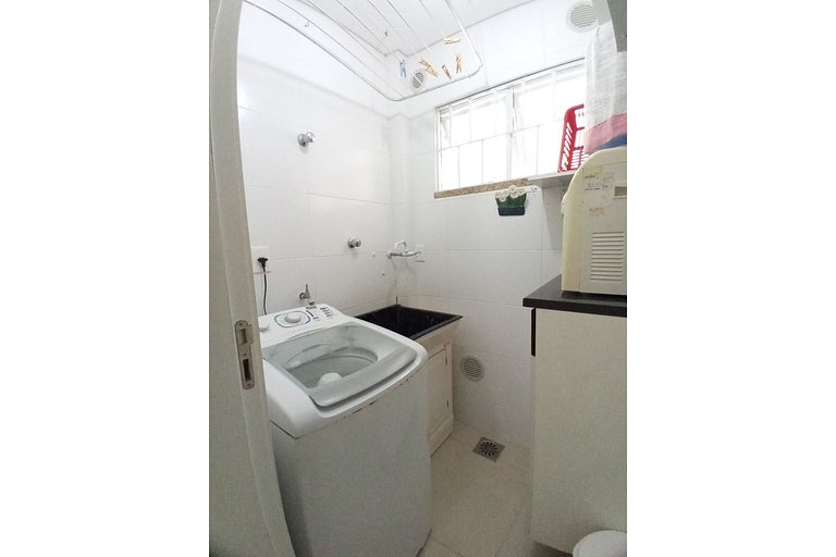 AR-001 Apartamento espaçoso com pátio privativo, excelente l