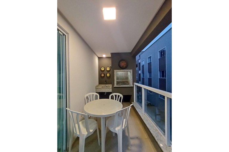 VAR 204B Dpto amplio en condominio con piscina