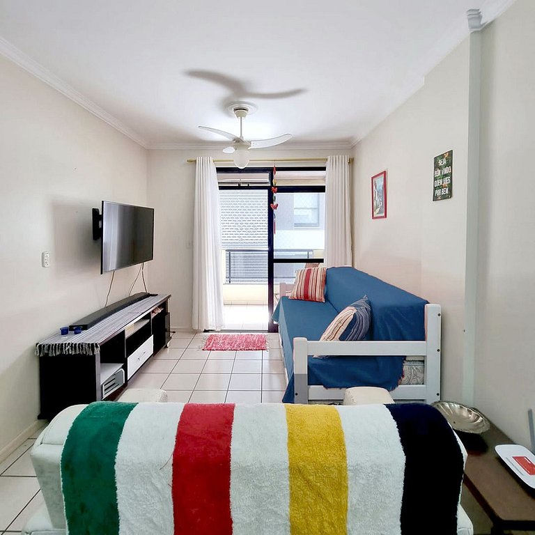 AM-303 Dpto a 50m del mar en centro de Bombinhas