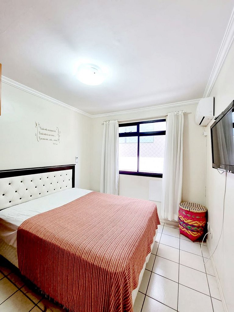 AM-303 Dpto a 50m del mar en centro de Bombinhas