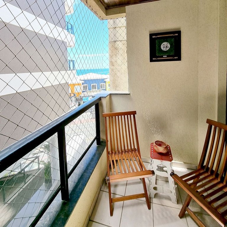 AM-303 Apto a 50m do mar no centro de Bombinhas