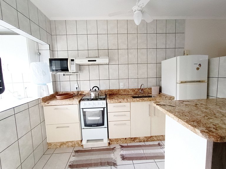 ROS-301 Confortável Apto 2q 190m da Av.Ppal Bombas