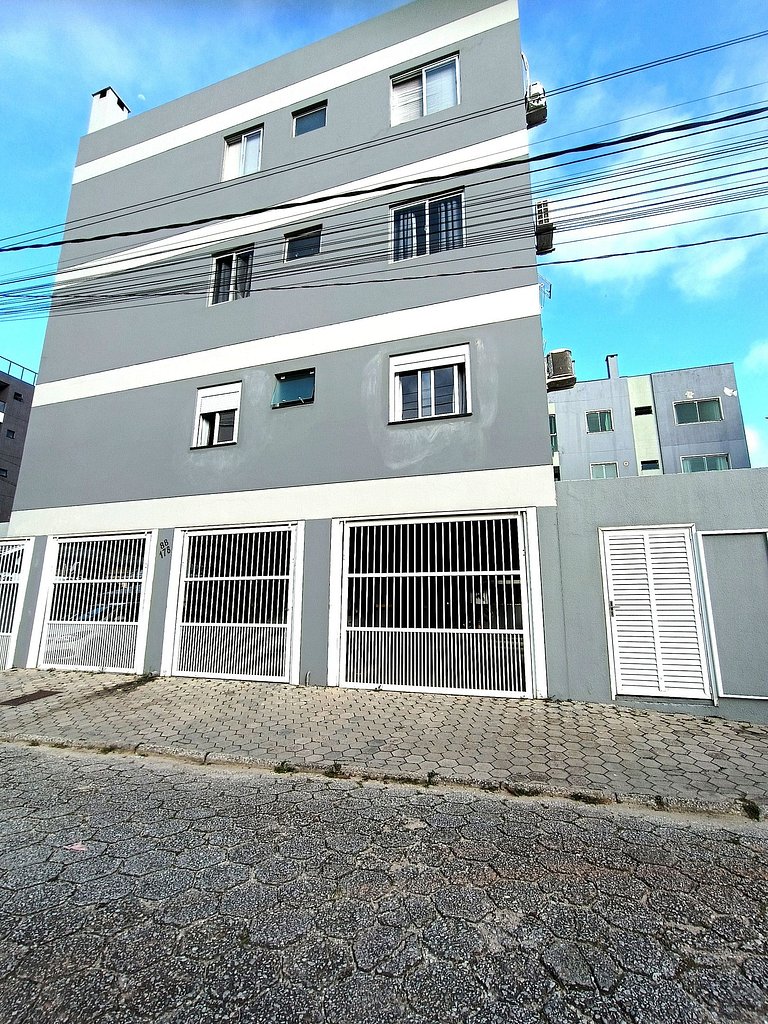 ROS-301 Confortável Apto 2q 190m da Av.Ppal Bombas