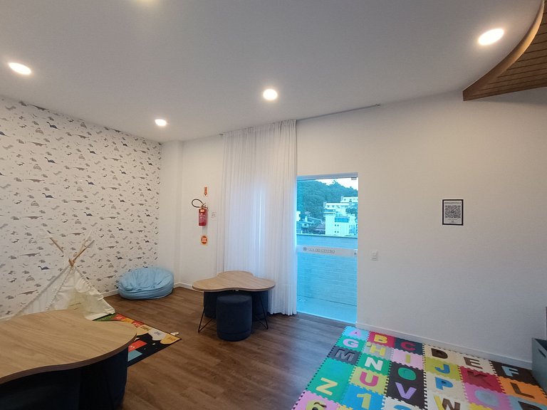 VDC Estúdio excepcional com piscina climatizada.2 adultos e