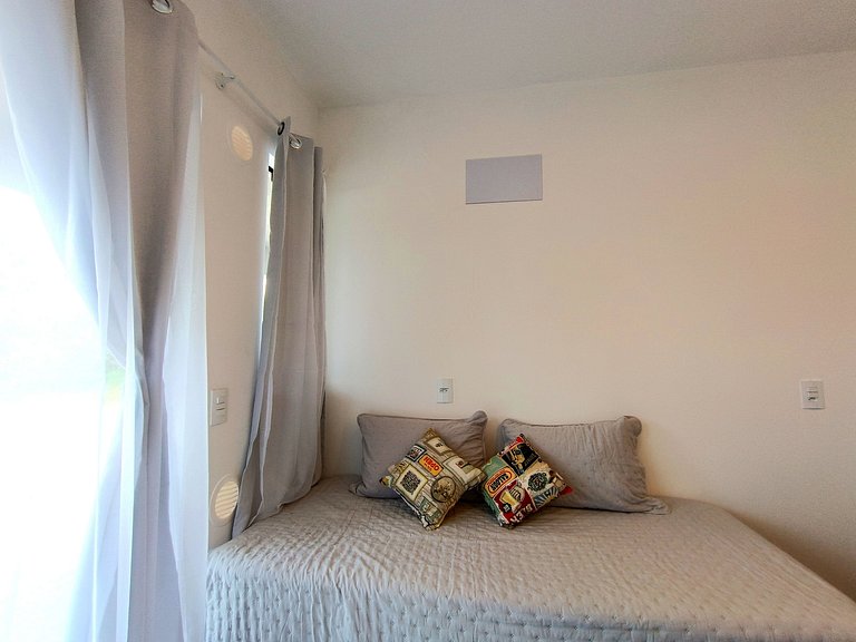 RJ164-02 Lindo Apto com Piscina e vista ao morro