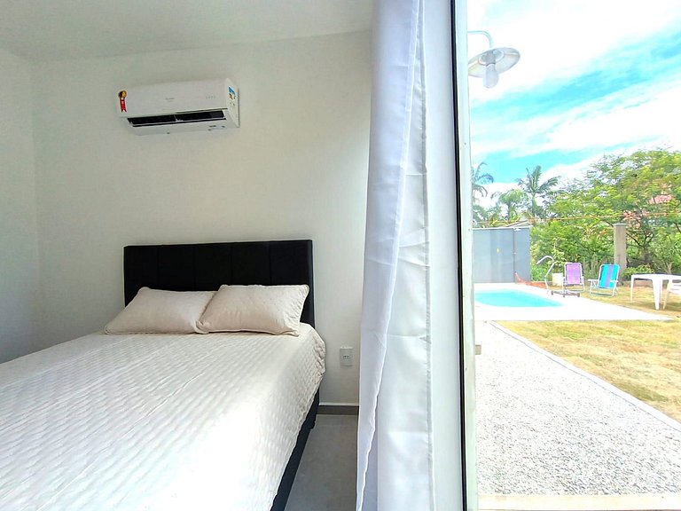 RJ164-02 Lindo Apto com Piscina e vista ao morro