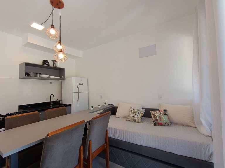 RJ164-01 Lindo Apto c/piscina e vista ao morro