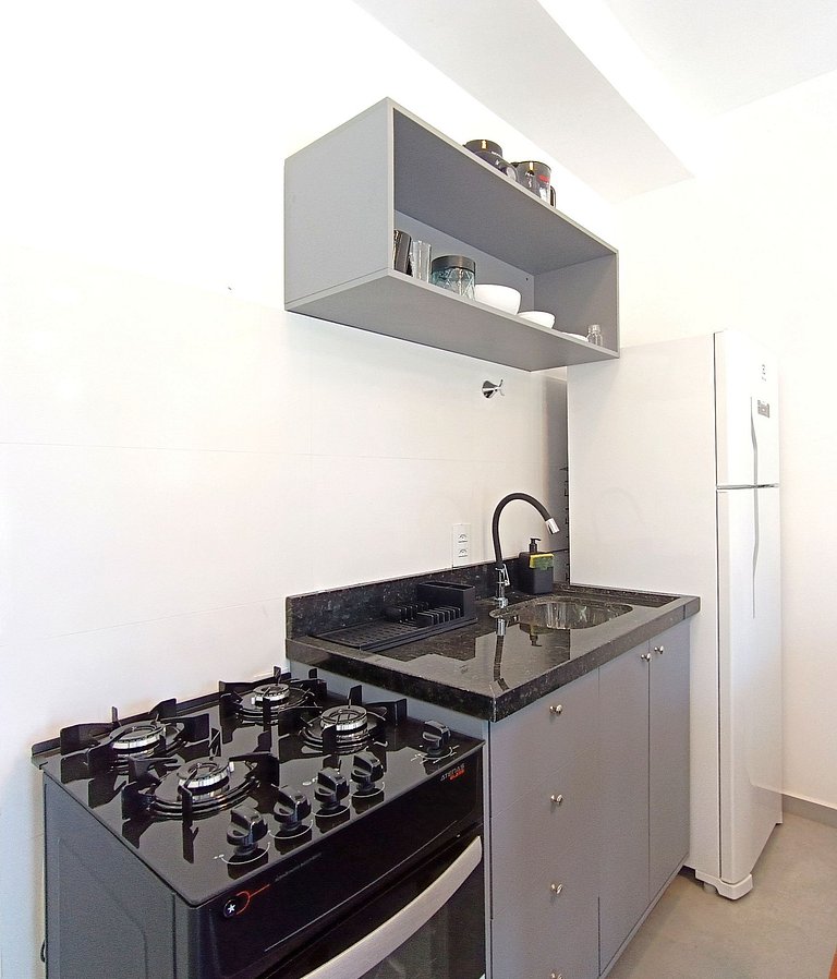 RJ164-01 Lindo Apto c/piscina e vista ao morro