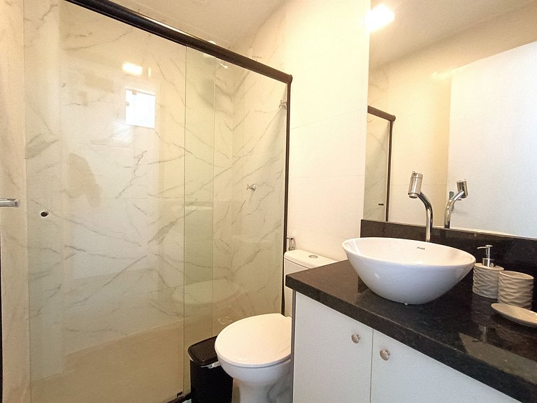 RJ164-01 Lindo Apto c/piscina e vista ao morro