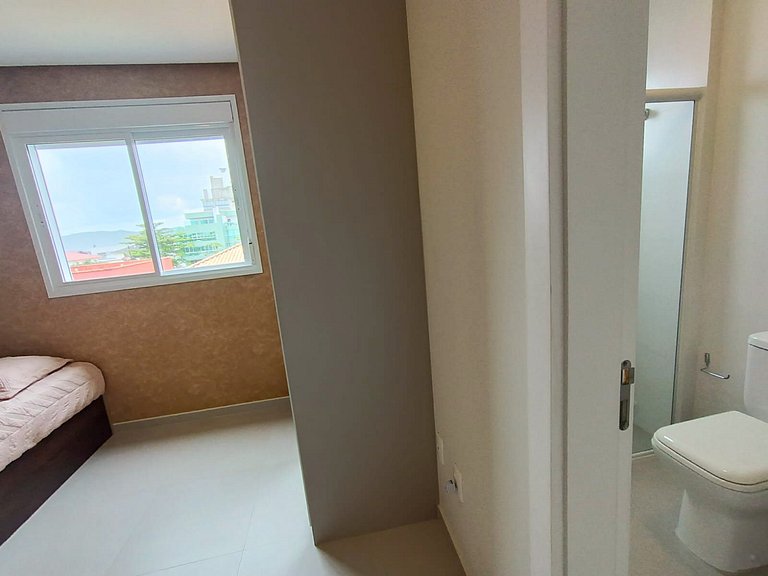 OP 102 Apto à 150m da praia de Mariscal