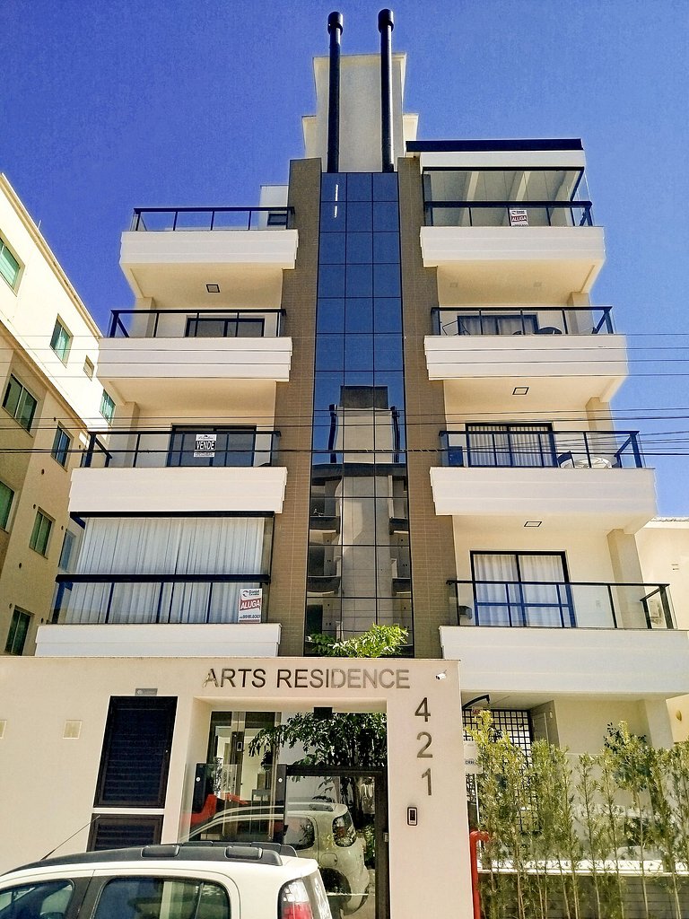 AR-302 Apto de 3 quartos a 150 metros da praia