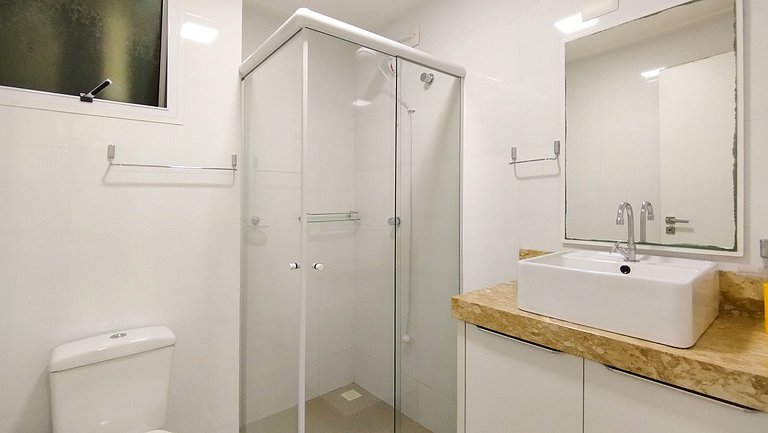 VAR-205B Hermoso y  amplio Departamento con piscina