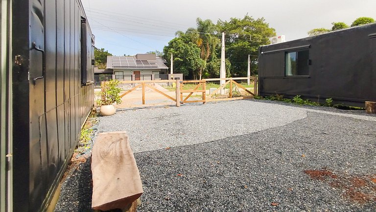 RJ408-01 Container a 650m da Praia de Mariscal