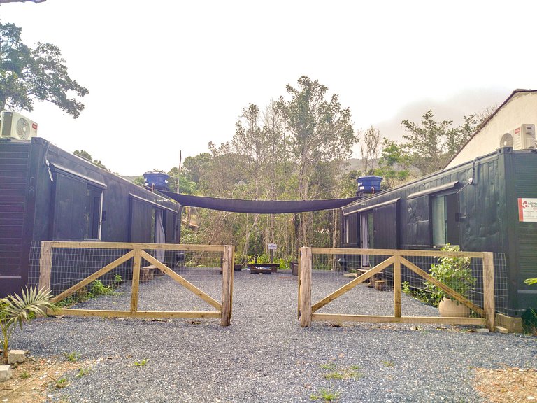 RJ408-01 Container a 650m da Praia de Mariscal