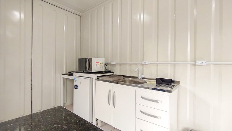 RJ408-01 Container a 650m da Praia de Mariscal