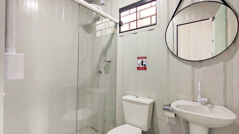 RJ408-01 Container a 650m da Praia de Mariscal