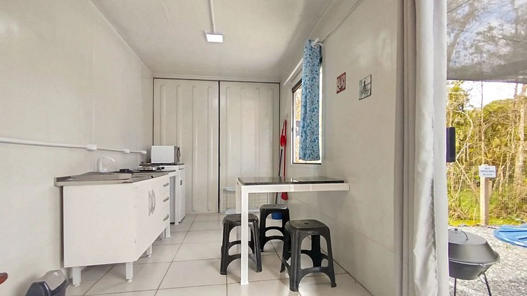 RJ408-02 Container a 650m da Praia de Mariscal