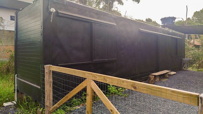 RJ408-02 Container a 650m da Praia de Mariscal