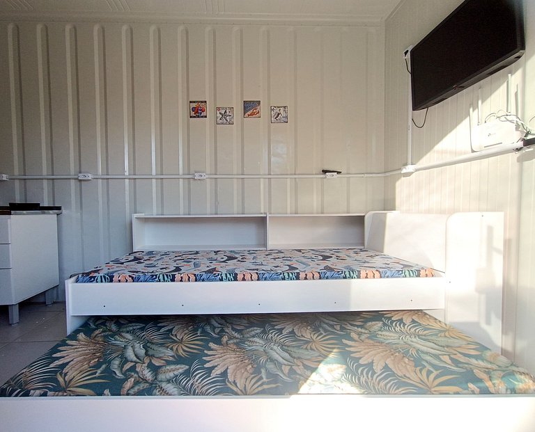 RJ408-01 Container a 650m da Praia de Mariscal