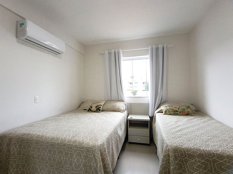 VAR-205B Departamento amplio en condomínio cerrado con pisci