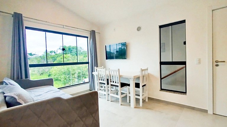 RJ164-03 Lindo Apto c/piscina y vista ao morro