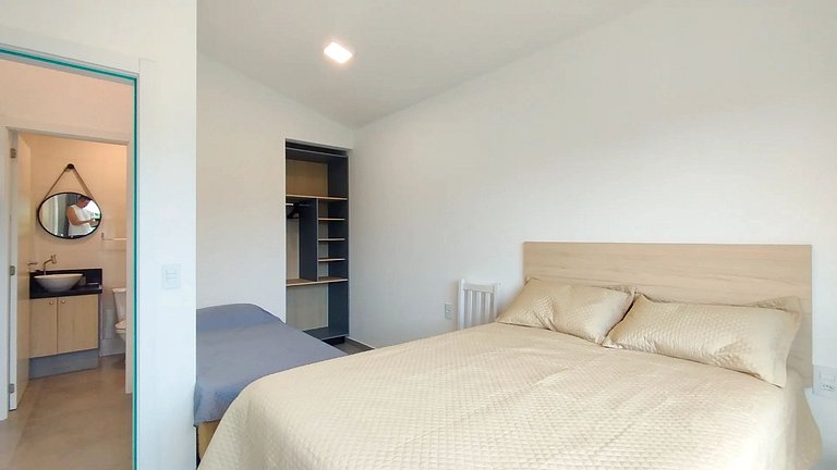 RJ164-03 Lindo Apto c/piscina y vista ao morro