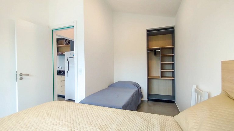 RJ164-03 Lindo Apto c/piscina y vista ao morro