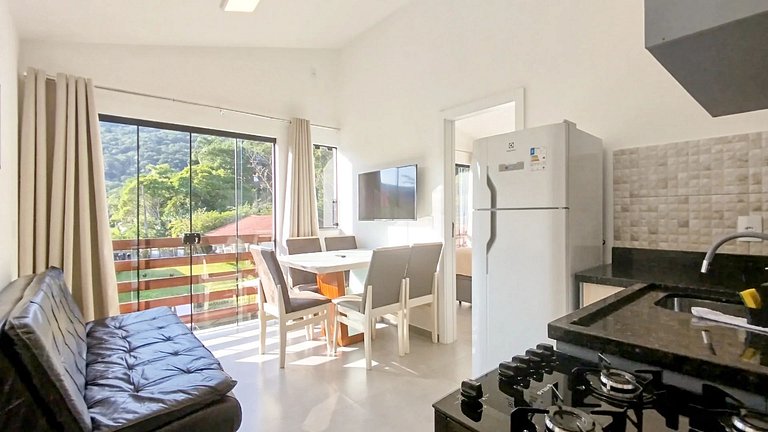 RJ164-04 Lindo Apto c/piscina e vista ao morro