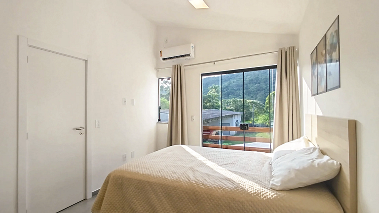 RJ164-04 Lindo Apto c/piscina e vista ao morro