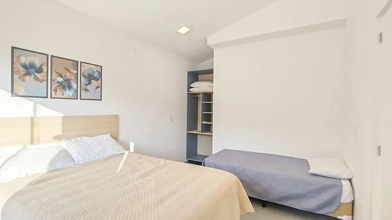 RJ164-04 Lindo Apto c/piscina e vista ao morro