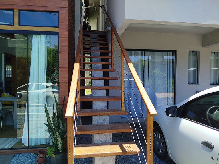 RJ164-04 Lindo Apto c/piscina e vista ao morro