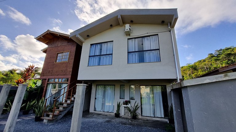 RJ164-01 Lindo Dpto c/piscina y vista a la montaña