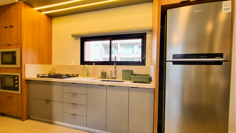 MR-301 Apartamento amplo no centro de Bombinhas