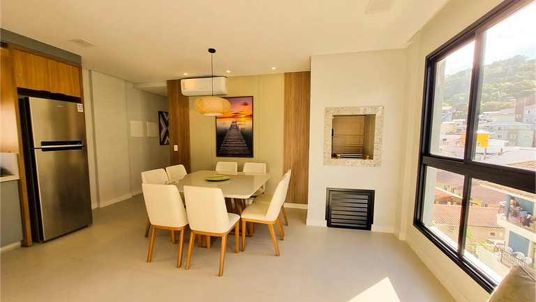 MR-301 Apartamento amplo no centro de Bombinhas