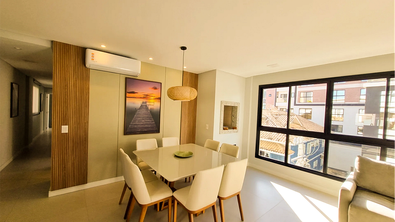 ML-301 Amplo apto no centro de Bombinhas