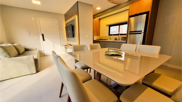 MR-301 Apartamento amplo no centro de Bombinhas