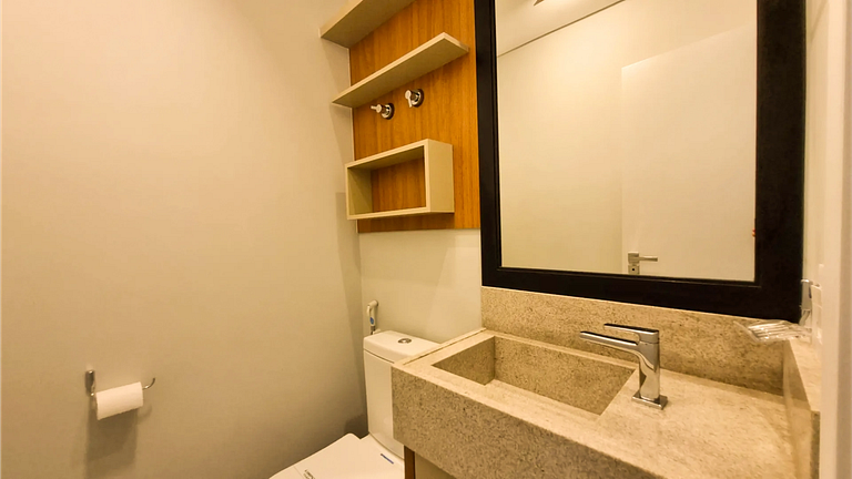 MR-301 Apartamento amplo no centro de Bombinhas