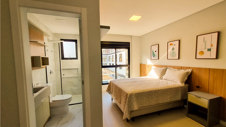 MR-301 Apartamento amplo no centro de Bombinhas