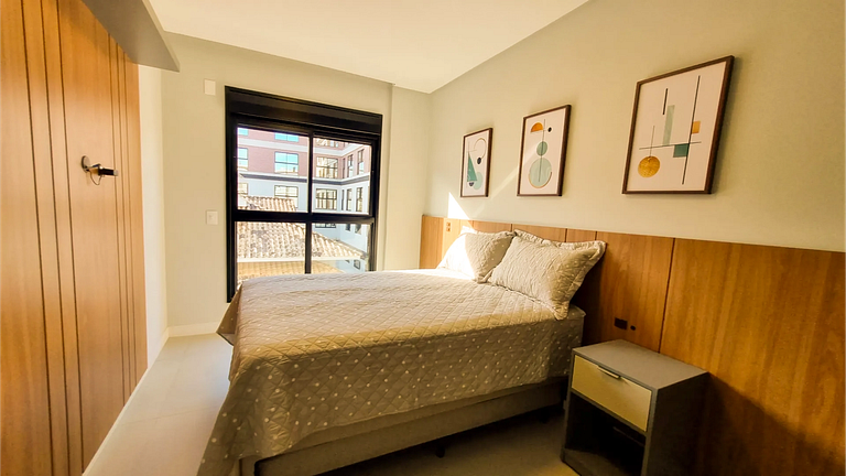 MR-301 Apartamento amplo no centro de Bombinhas