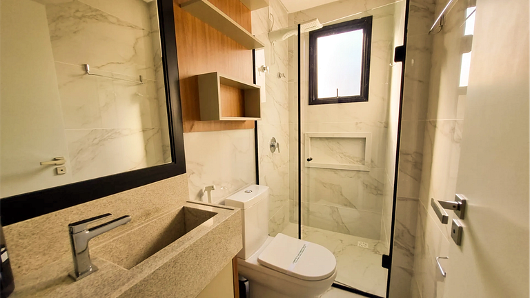 MR-301 Apartamento amplo no centro de Bombinhas