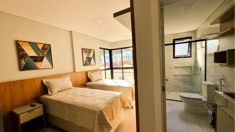 ML-301 Apartamento amplo no centro de Bombinhas