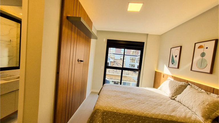 MR-301 Apartamento amplo no centro de Bombinhas