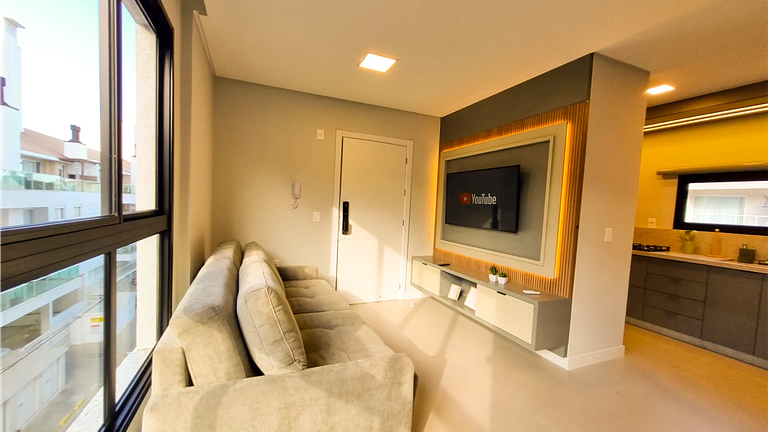 ML-301 Amplo apto no centro de Bombinhas