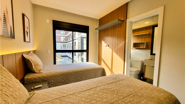 MR-301 Amplo apto no centro de Bombinhas