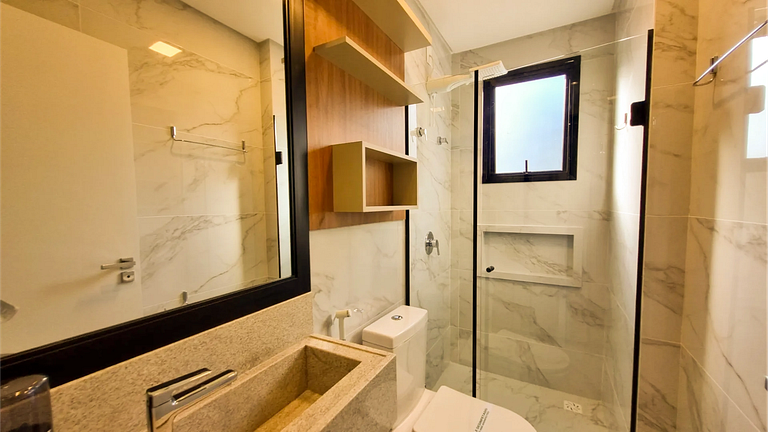 MR-301 Apartamento amplo no centro de Bombinhas