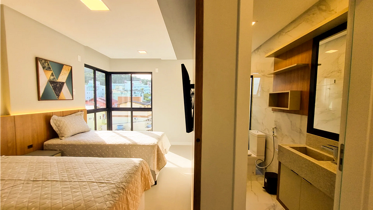 MR-301 Apartamento amplo no centro de Bombinhas