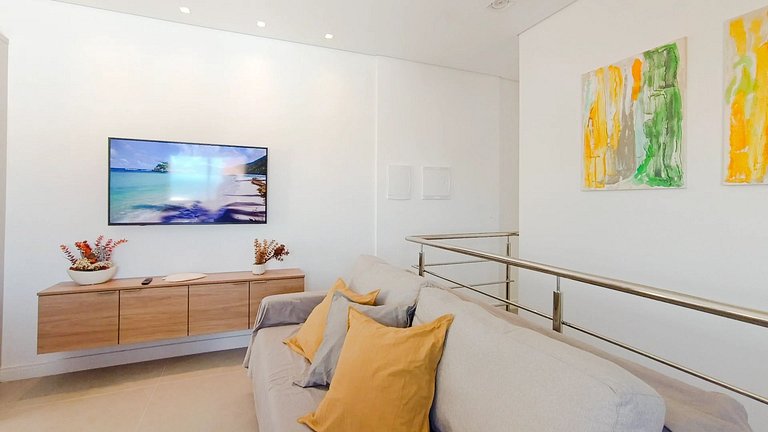 MON 203 Maravilhoso duplex em Canto Grande