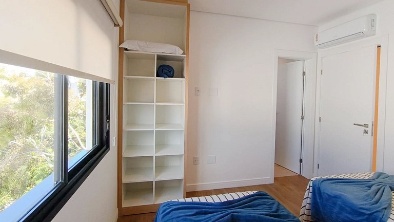 MON 203 Maravilhoso duplex em Canto Grande