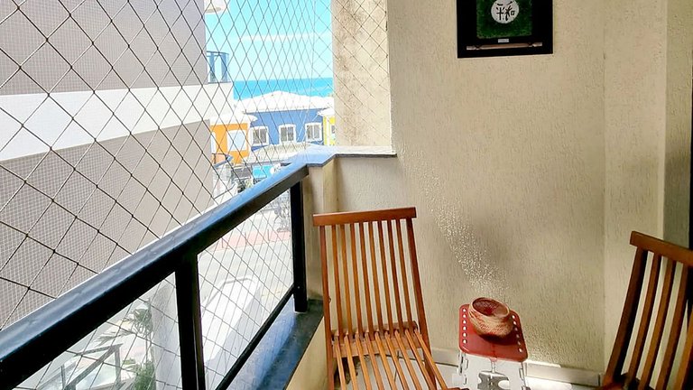 AM-303 Apto a 50m do mar no centro de Bombinhas