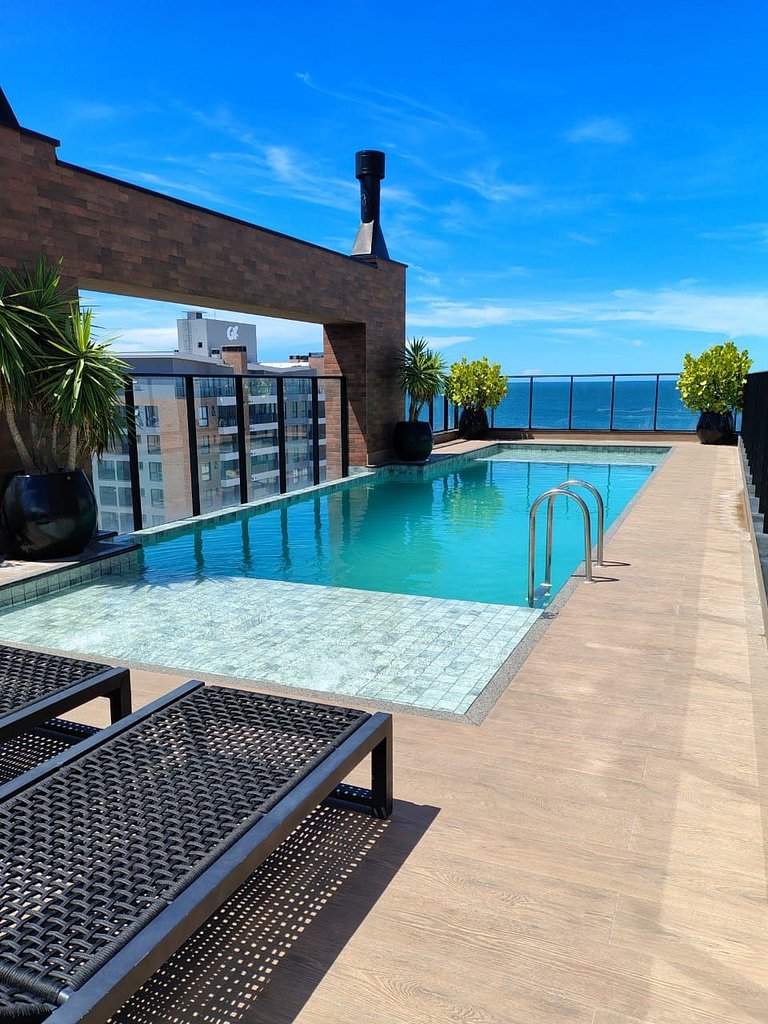 Estúdio incrível a180m da praia, piscina temperada